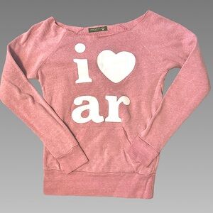 “I‎ 🩷 AR” Off Shoulder Heather Mauve Sweatshirt Alternative Earth – Small